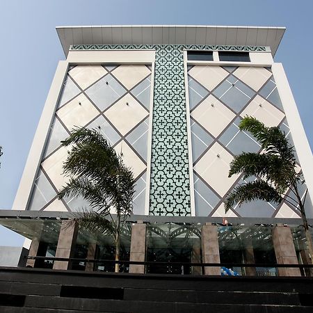 Paradigm Sarovar Portico Kākināda Exterior foto